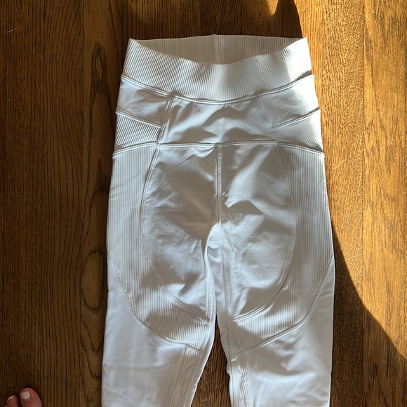 Lululemon Ambitious Super High Rise Tight RARE - Picture 4 of 8